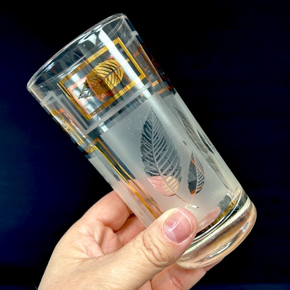 Retro DOMINION GLASS CO set of two frosted fall leaf design glasses - Picture 2 of 8